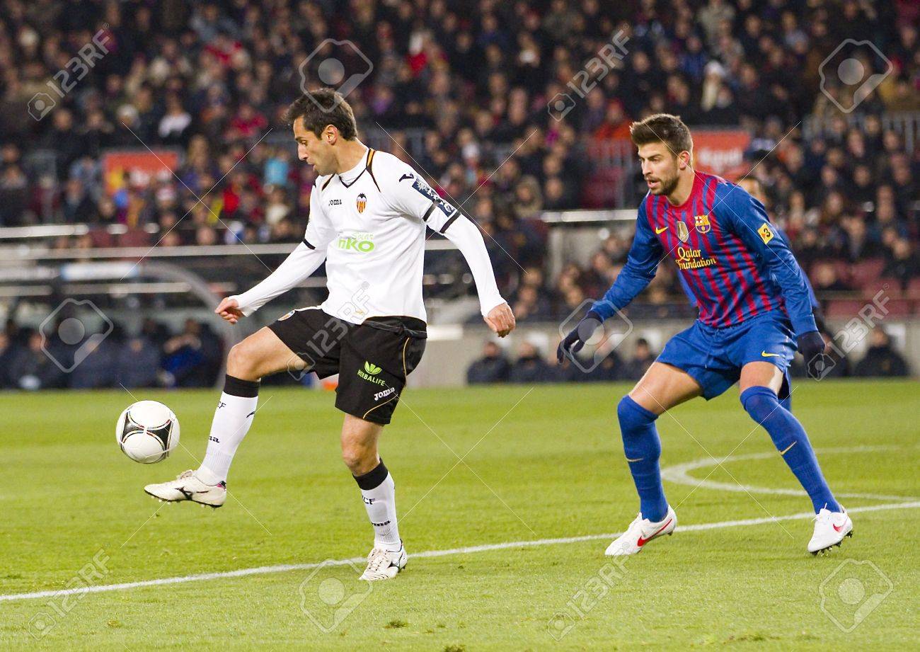 カンプ ノウ スタジアム バルセロナ スペインで 2 0 で Fc バルセロナとバレンシア Cf 最終的なスコアと一致バルセロナ スペイン カップ中のジョナス オリベイラ の写真素材 画像素材 Image