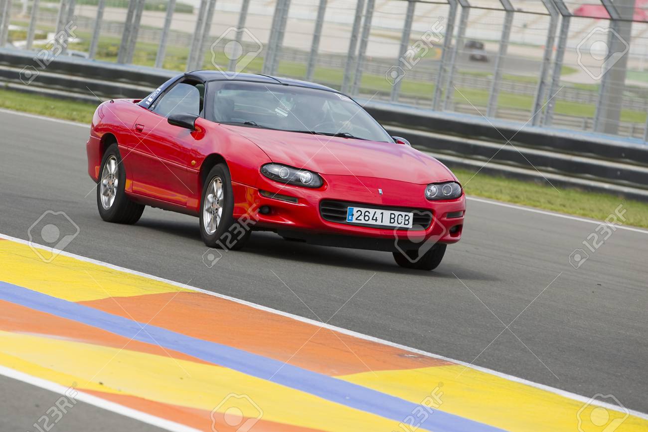 シボレー カマロに参加 Ricardo リカルドトルモ サーキットでアメリカン祭週末 Organizated 15 年 4 月 25 日 Cheste Valencia スペインの赤 の写真素材 画像素材 Image