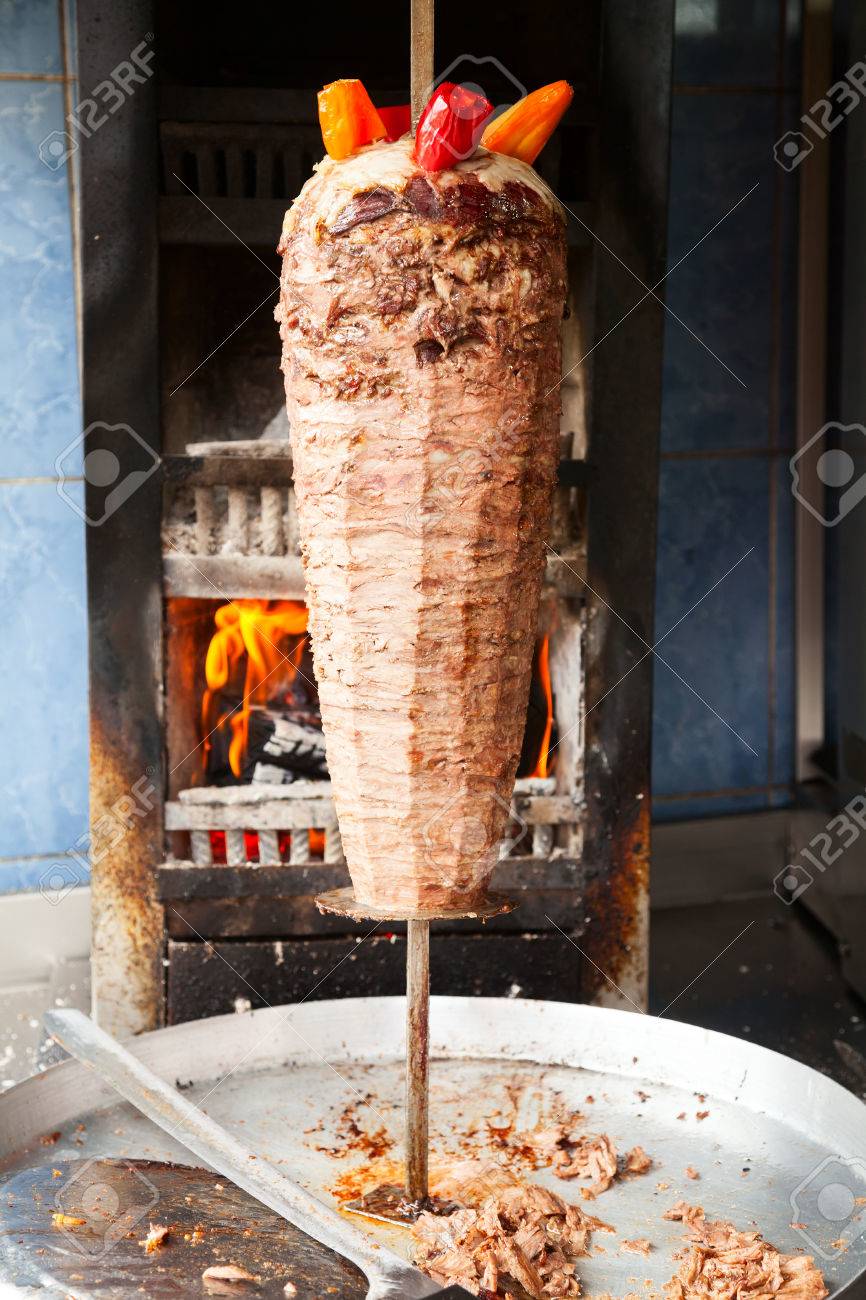 伝統的なトルコのケバブを作るために使用肉のグリル の写真素材 画像素材 Image