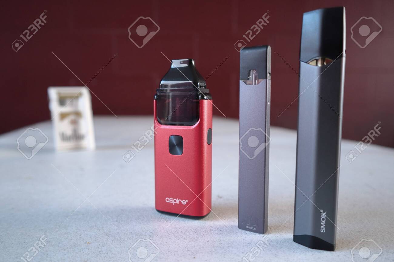 3 Different Vape Pen Electronic Cigarette Devices Juul Aspire