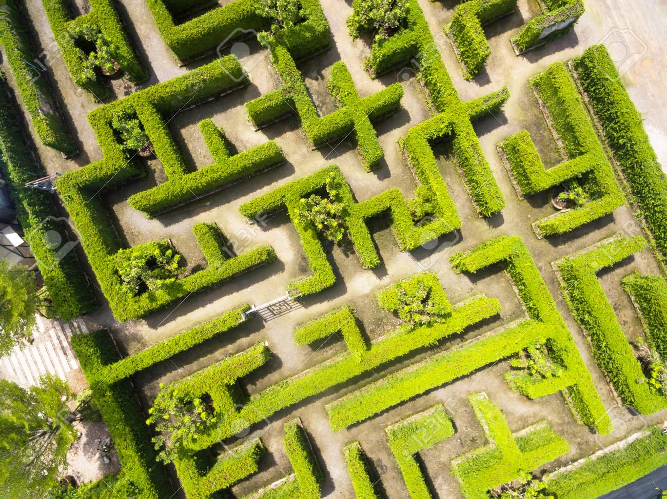 Aerial View Of Green Maze Gardenの写真素材・画像素材 Image 83568586