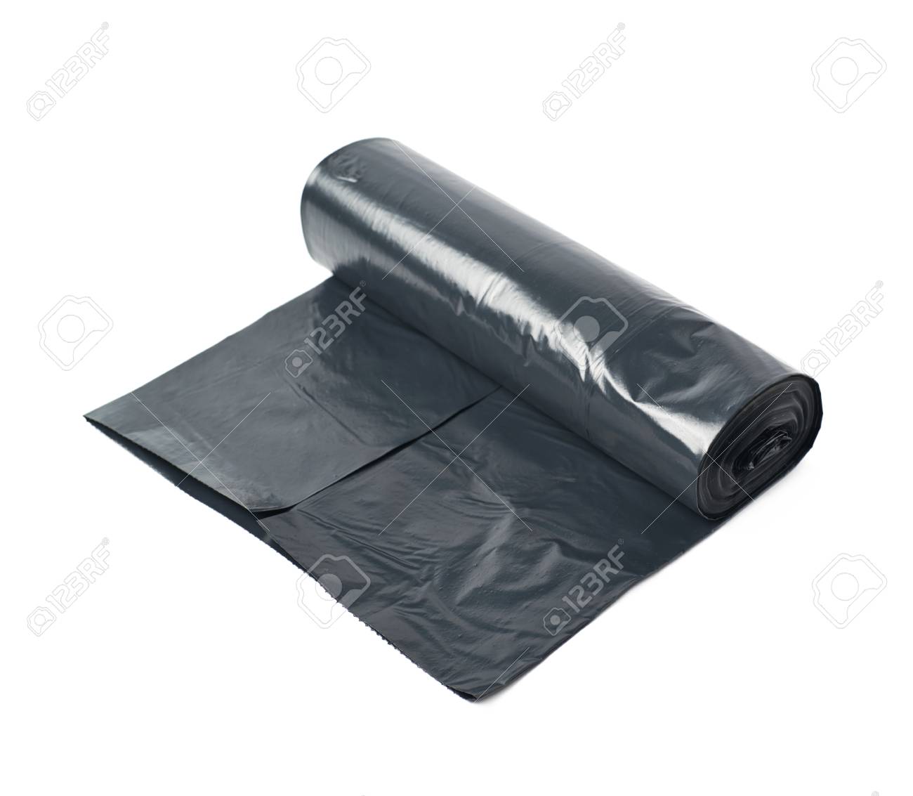 Sac Polyéthylène Poubelle Rouleau De Plastique Noir Isolé Sur Fond Blanc  Banque D'images Et Photos Libres De Droits. Image 61256152.