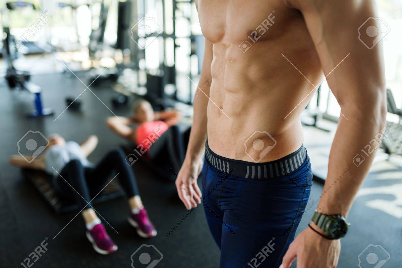 強い画像マン筋のセクシーな体の写真素材・画像素材 Image 80782706