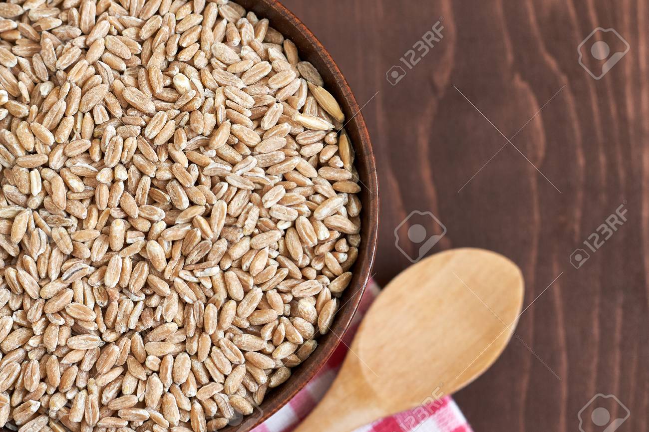 Spelt Grain (dinkel Wheat) In Wooden Bowl. Top View With Copy Space  免版權照片，圖片，畫像及圖片庫. Image 66037660