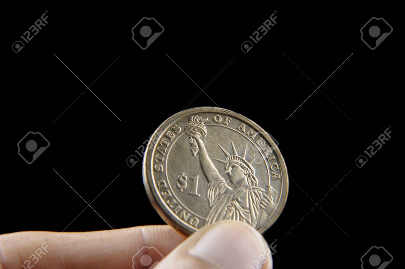 황금 1 달러 동전 로열티 무료 사진, 그림, 이미지 그리고 스톡포토그래피. Image 25275522