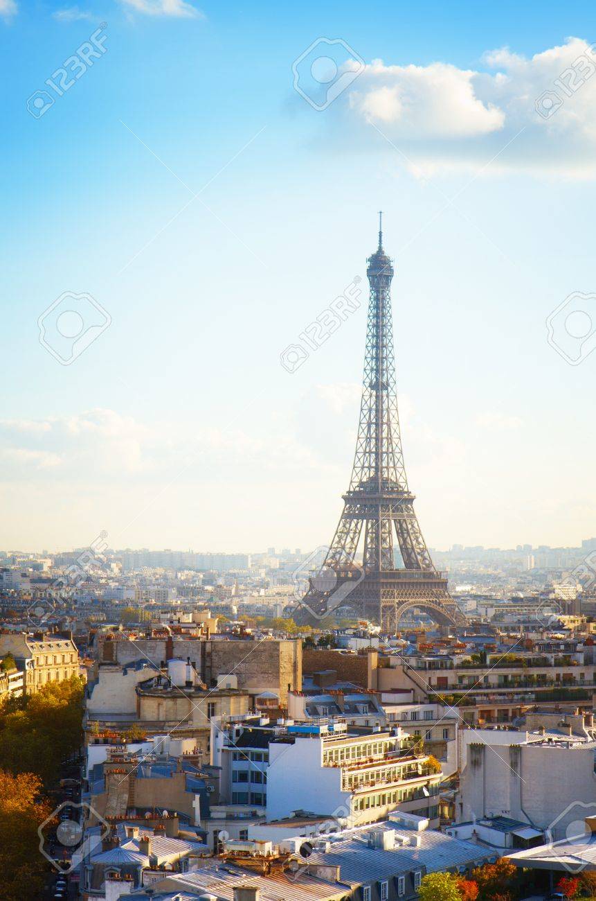 Tour Eiffel Et Paris Paysage Urbain En Automne Jour France Retro Tonifie Banque D Images Et Photos Libres De Droits Image 65114595