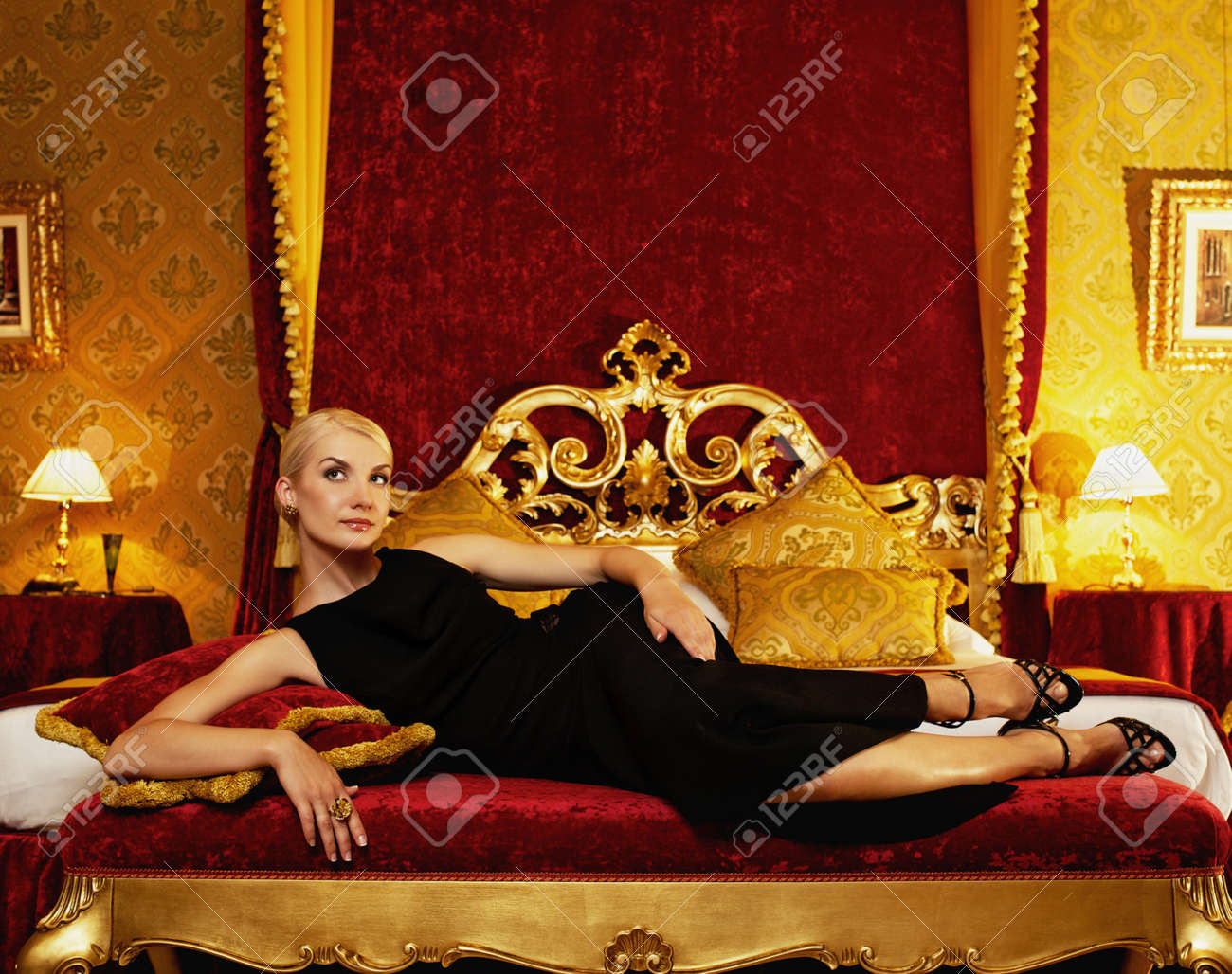 Красивые девушки кадуя. Богатая госпожа. Гламурная госпожа. Красивые женшинывмеха. Женщина с плетью.