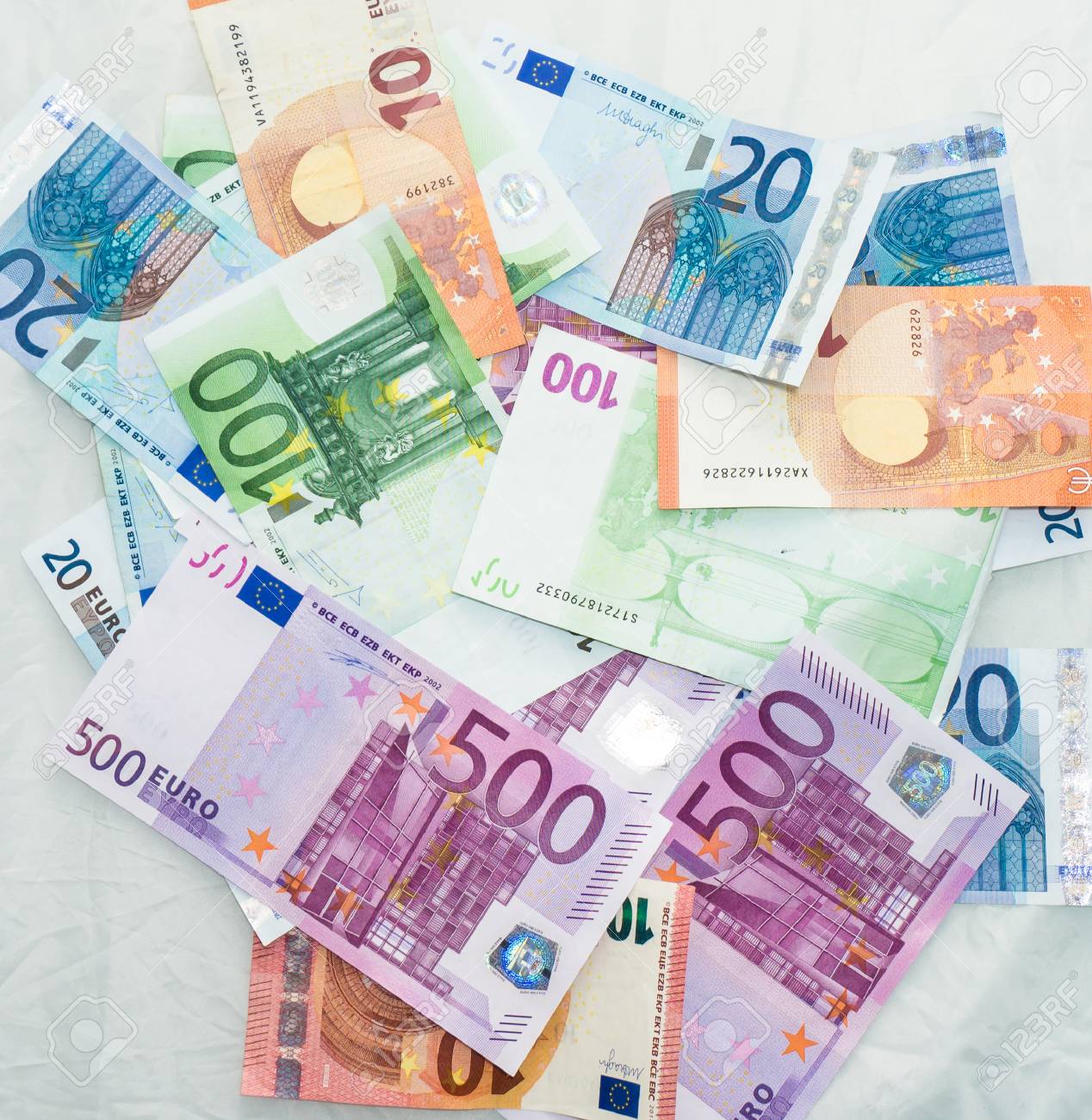 euro bills euro banknotes