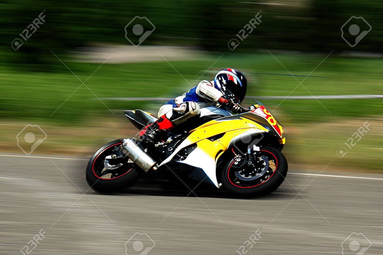 モト レーサー の写真素材 画像素材 Image