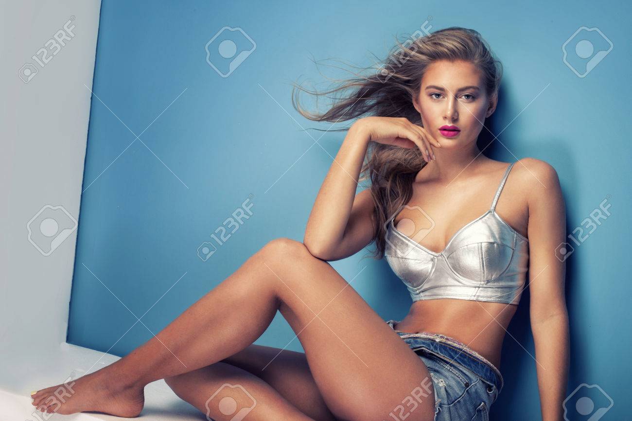 very-young-looking-naked-teen-women