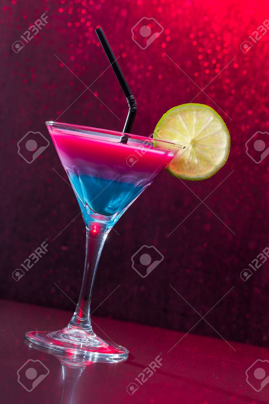 新鮮なトロピカル カクテル層 の写真素材 画像素材 Image