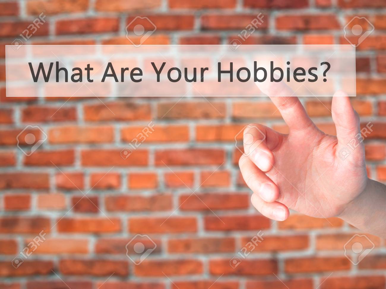 あなたの趣味はなんですか 背景をぼかした写真コンセプトで ボタンを押す手 ビジネス 技術 インターネットの概念 ストック フォト の写真素材 画像素材 Image