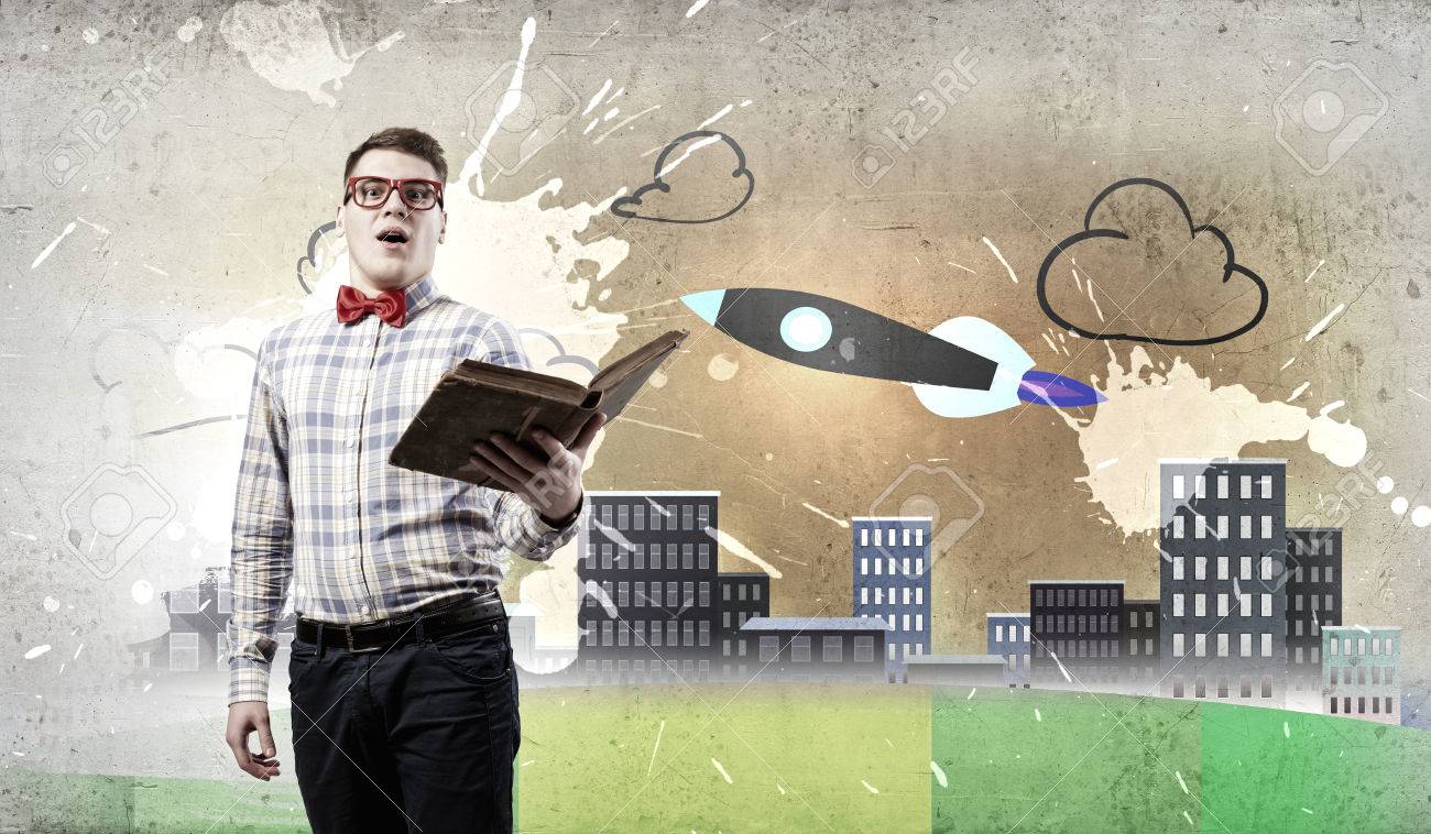 赤メガネで面白い科学の若い男 の写真素材 画像素材 Image