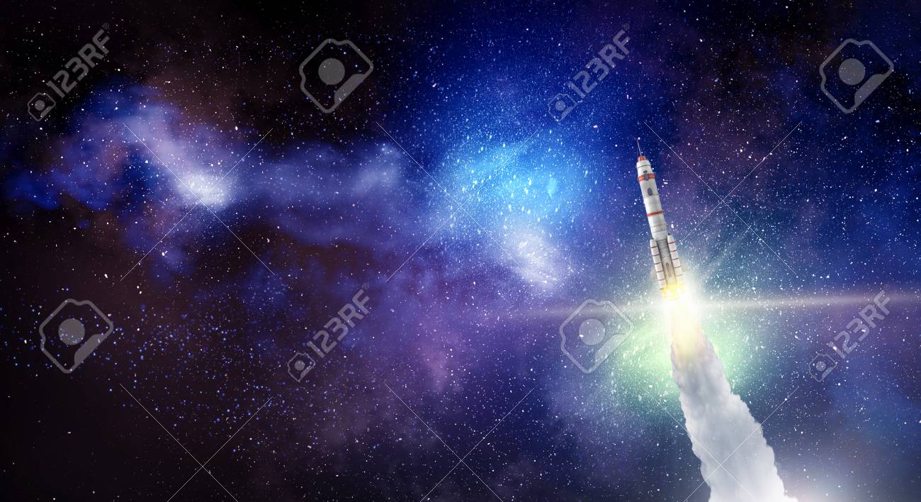 星空の上を飛んで宇宙船と背景や壁紙画像 の写真素材 画像素材 Image