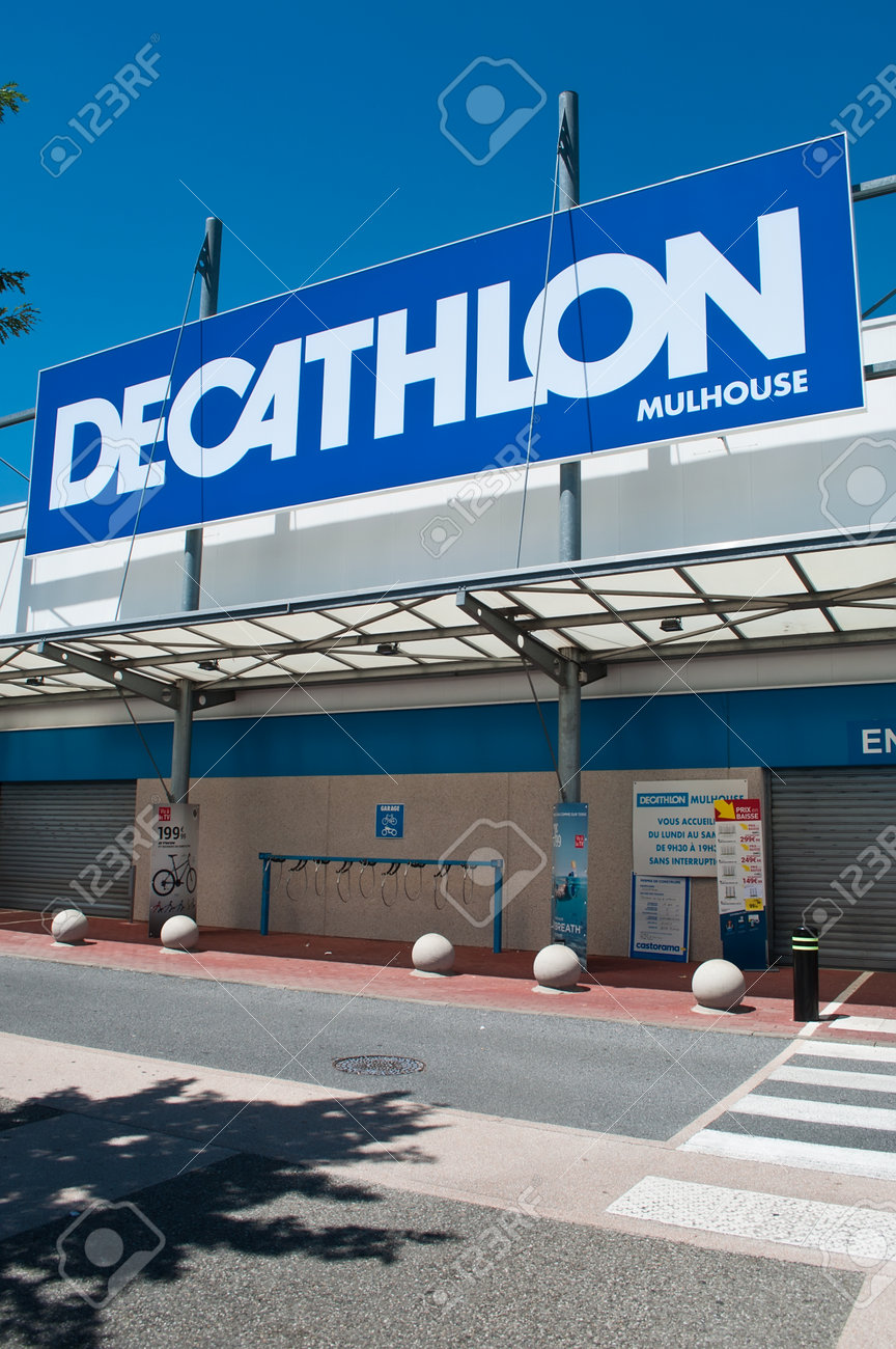 MULHOUSE - 프랑스 - 2016 년 7 월 17 일 - 브랜드 