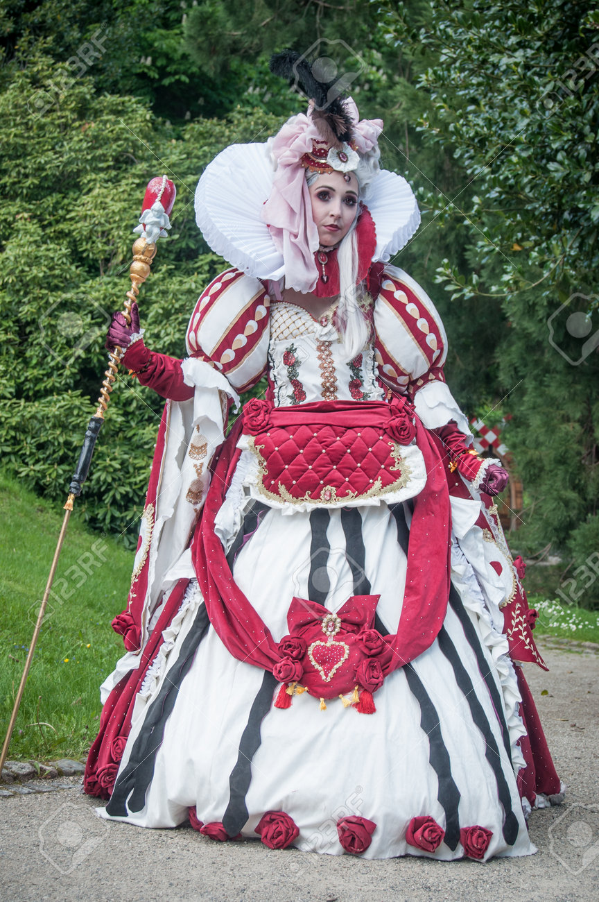 Wesserling フランス 17 年 5 月 21 日 美しいドレスの女性コスプレ展示会のイベントで の写真素材 画像素材 Image