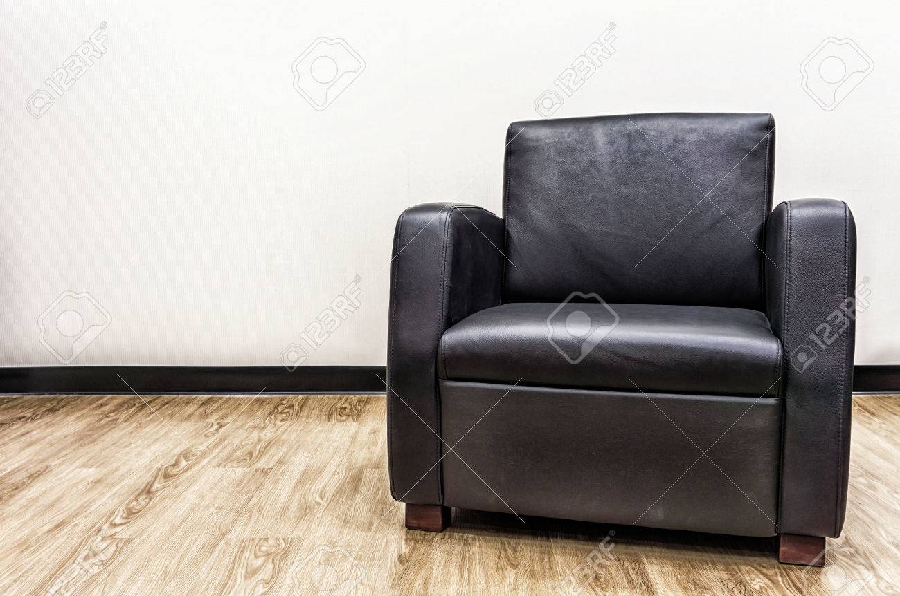 vještica Zamisliti Road procesu donošenja Sillón De Cuero Negro Individual En La Sala De Estar Con Piso De Madera. Fotos, Retratos, Imágenes Y Fotografía De Archivo Libres De Derecho. Image 77131469. vještica Zamisliti Road procesu donošenja Sillón De Cuero Negro Individual En La Sala De Estar Con Piso De Madera. Fotos, Retratos, Imágenes Y Fotografía De Archivo Libres De Derecho. Image 77131469.