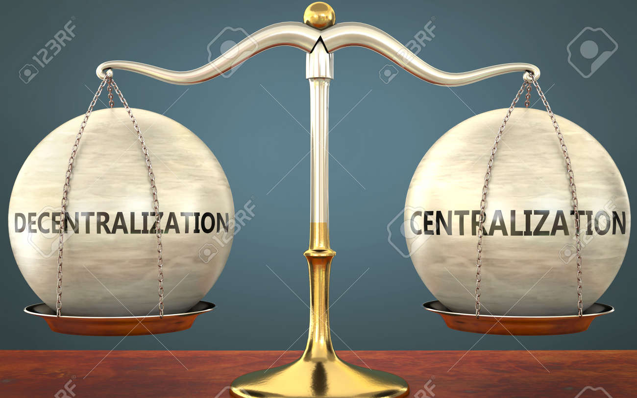地方分権化と中央集権化のバランスを保つ-これらの概念のバランスと対称性を象徴する重みのある金属スケールとして描かれている、3Dイラストの写真素材・画像素材  Image 157709028