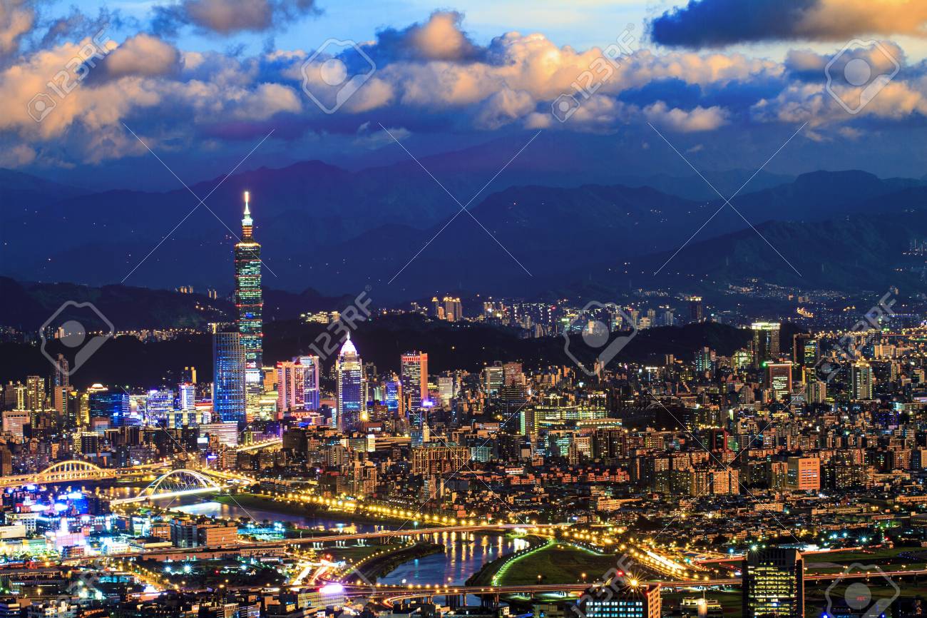 素敵な色 台湾台北市の夜景 の写真素材 画像素材 Image 素敵な色 台湾台北市の夜景 の写真素材 画像素材 Image