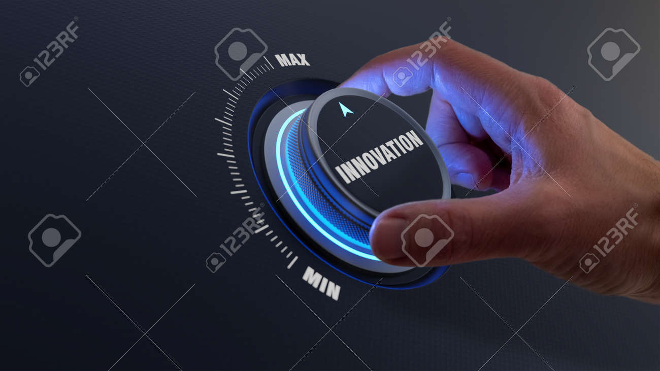 Melhorando o conceito de inovação e desenvolvimento de tecnologia com uma pessoa escolhendo produtos inovadores superiores girando um botão ou discar à mão. estratégia de negócios sobre engenharia e pesquisa. - 170821485 Melhorando o conceito de inovação e desenvolvimento de tecnologia com uma pessoa escolhendo produtos inovadores superiores girando um botão ou discar à mão. estratégia de negócios sobre engenharia e pesquisa. - 170821485