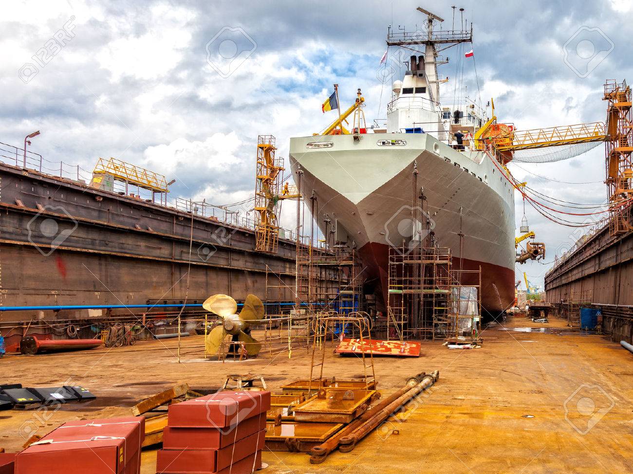 Big ship - rear view with propeller under repair. - 57187837 Big ship - rear view with propeller under repair. - 57187837
