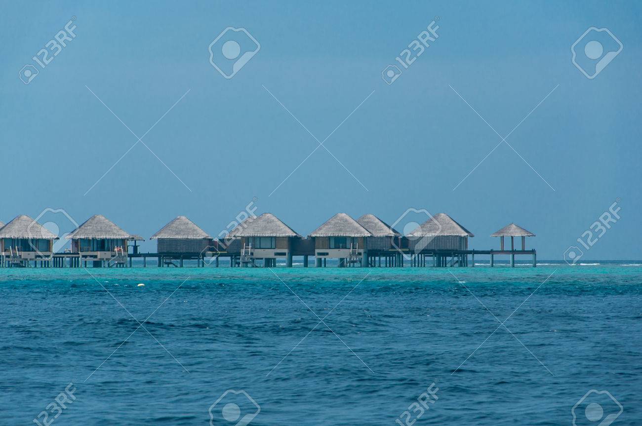 Schon Atemberaubenden Wasser Bungalow Im Meer Auf Den Malediven