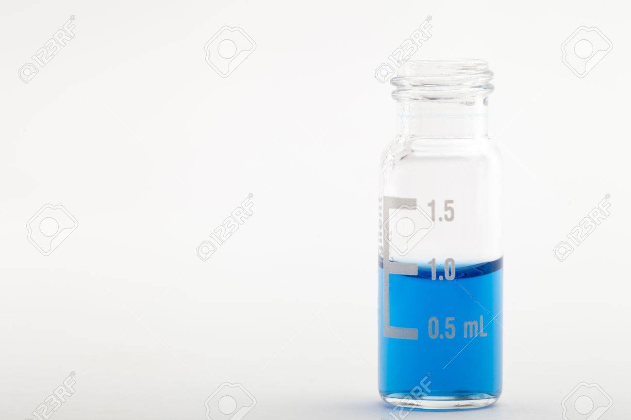 白地にブルーの液体分離プロセスの一ミリリットルで満たされた単一のガスクロマトグラフィーによるガラス瓶 の写真素材 画像素材 Image 白地にブルーの液体分離プロセスの一ミリリットルで満たされた単一のガスクロマトグラフィーによるガラス瓶 の写真素材 画像素材 Image