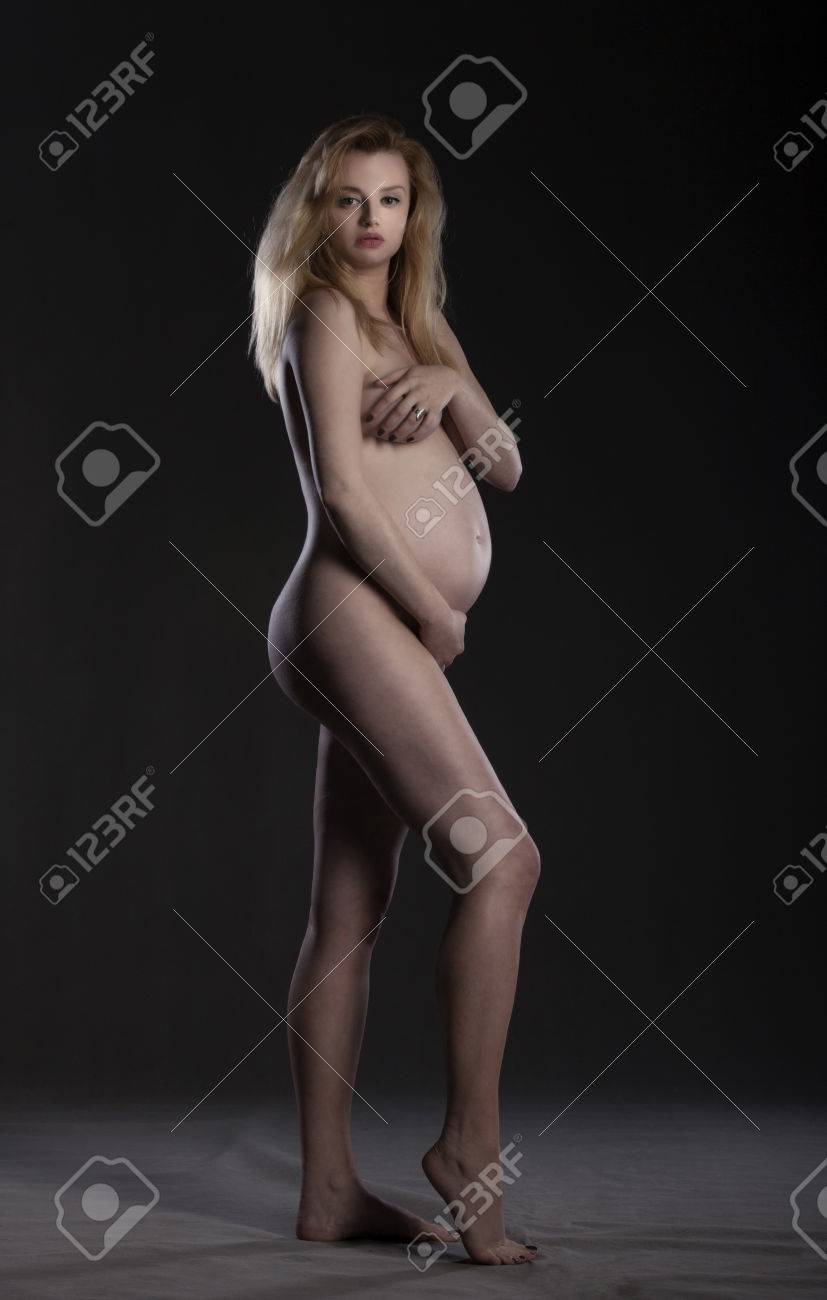 Pregnant nude girl blonde