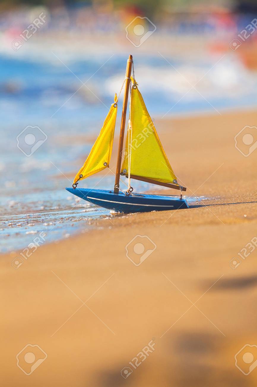 sandy boat toy