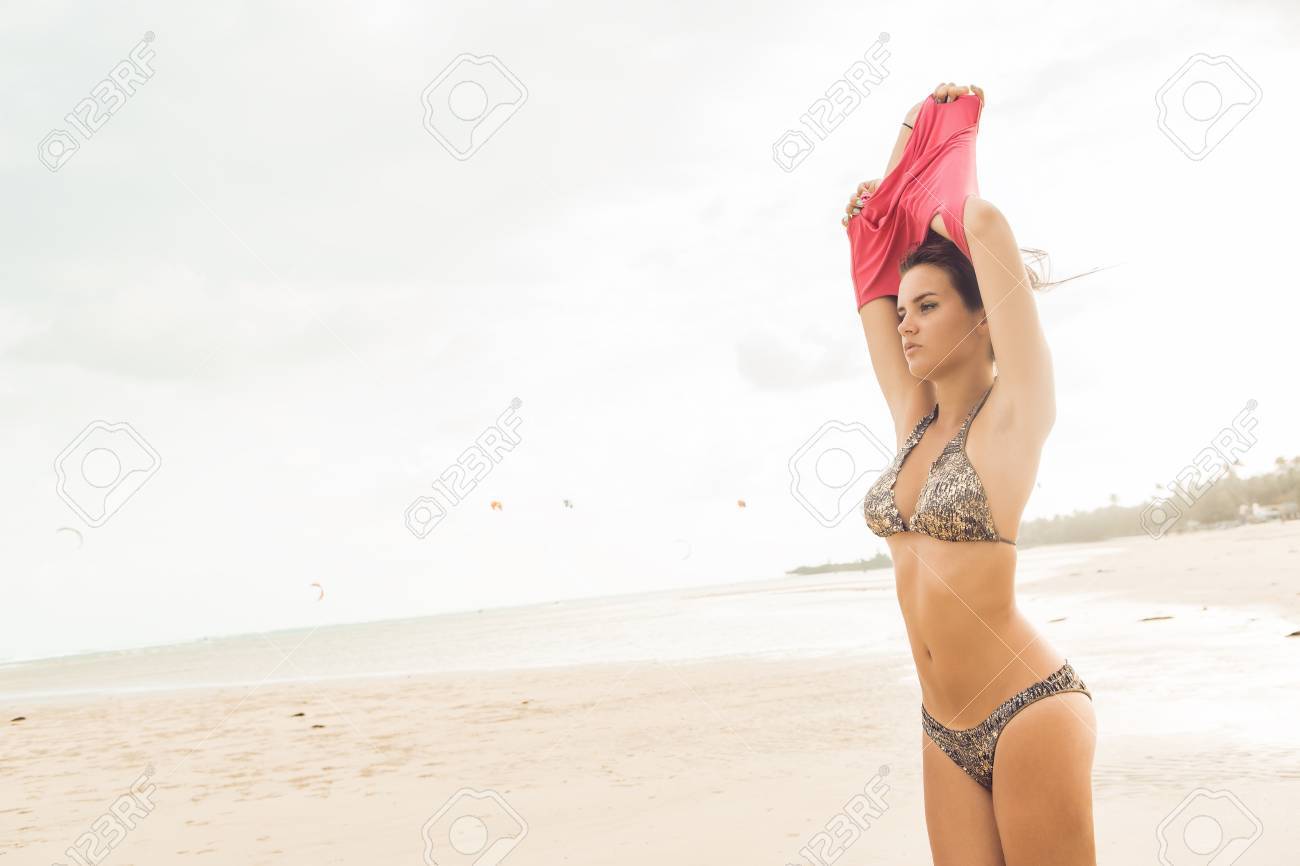 Erotic bikini contributors Jerk it to the best pussy
