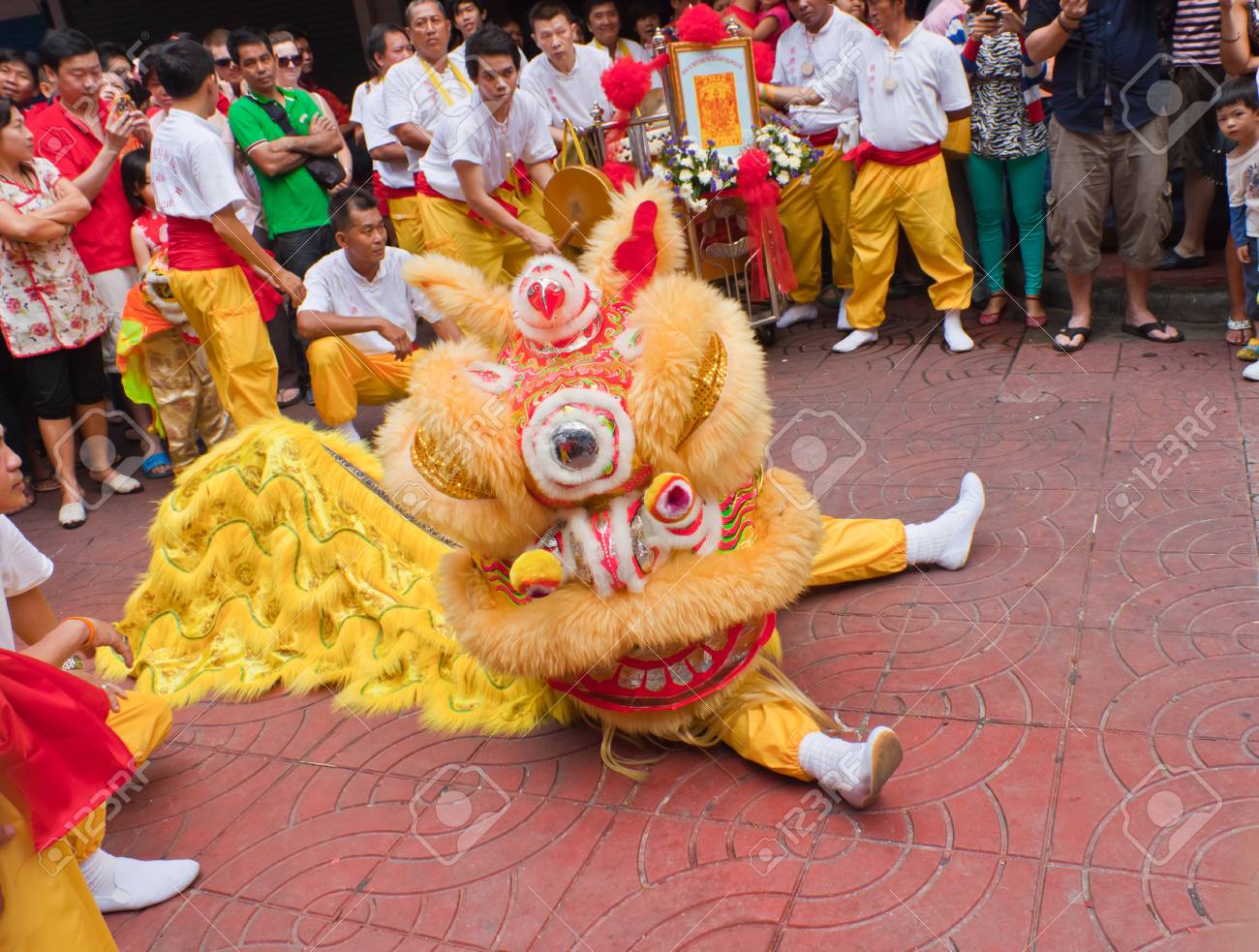 bangkokchinatownthailand february 10chinese new year traditions chinese new year