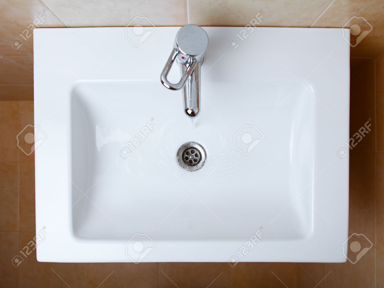 Lavare lavandino in un bagno, vista dall'alto foto royalty free ... Lavandino bagno ciotola