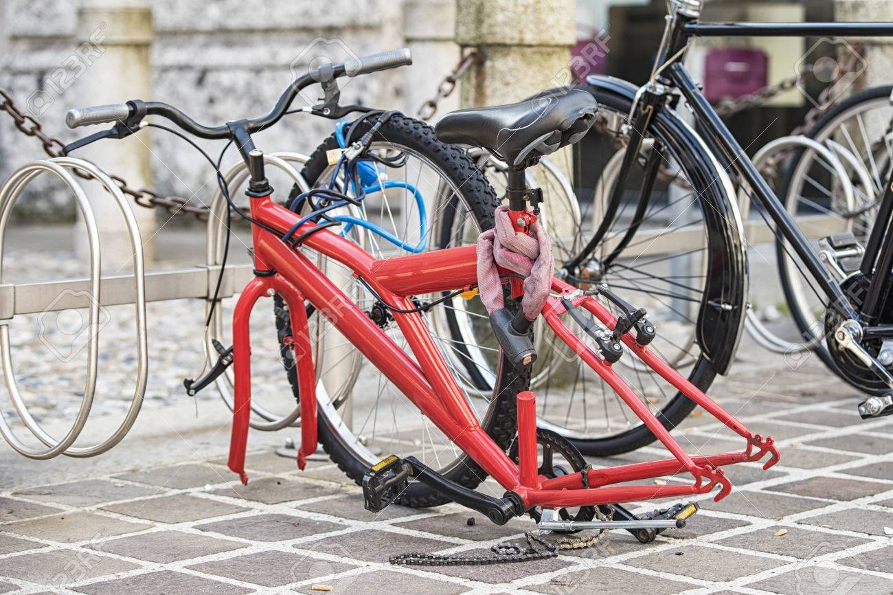 捨てられた自転車 の写真素材 画像素材 Image