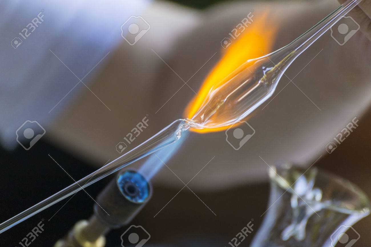 Glas schmelzen mit bunsenbrenner