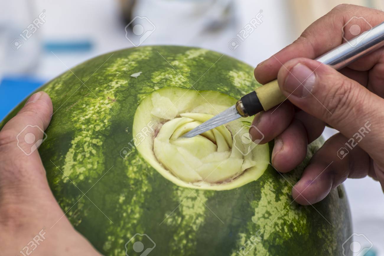 食べ物はスイカで作ったアート装飾の彫刻します の写真素材 画像素材 Image