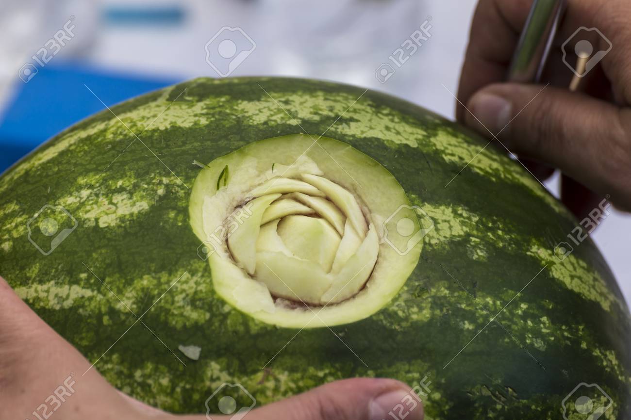 食べ物はスイカで作ったアート装飾の彫刻します の写真素材 画像素材 Image