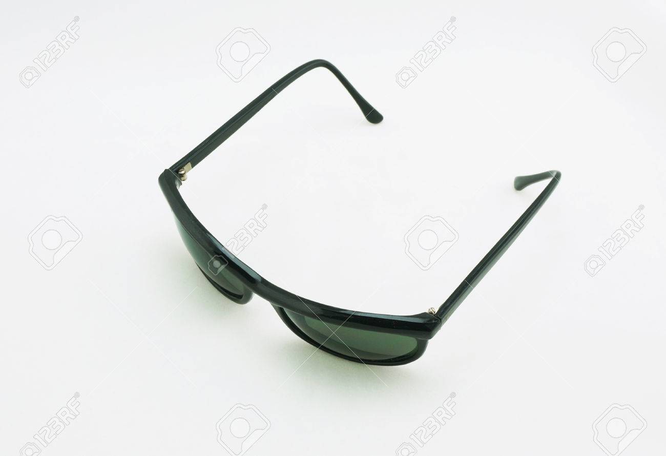 Schwarze Sonnenbrille Mit Ausgestreckten Armen Auf Einem Mehrfarbige Sonnenbrille Auf Einem Schwarzen Hintergrund