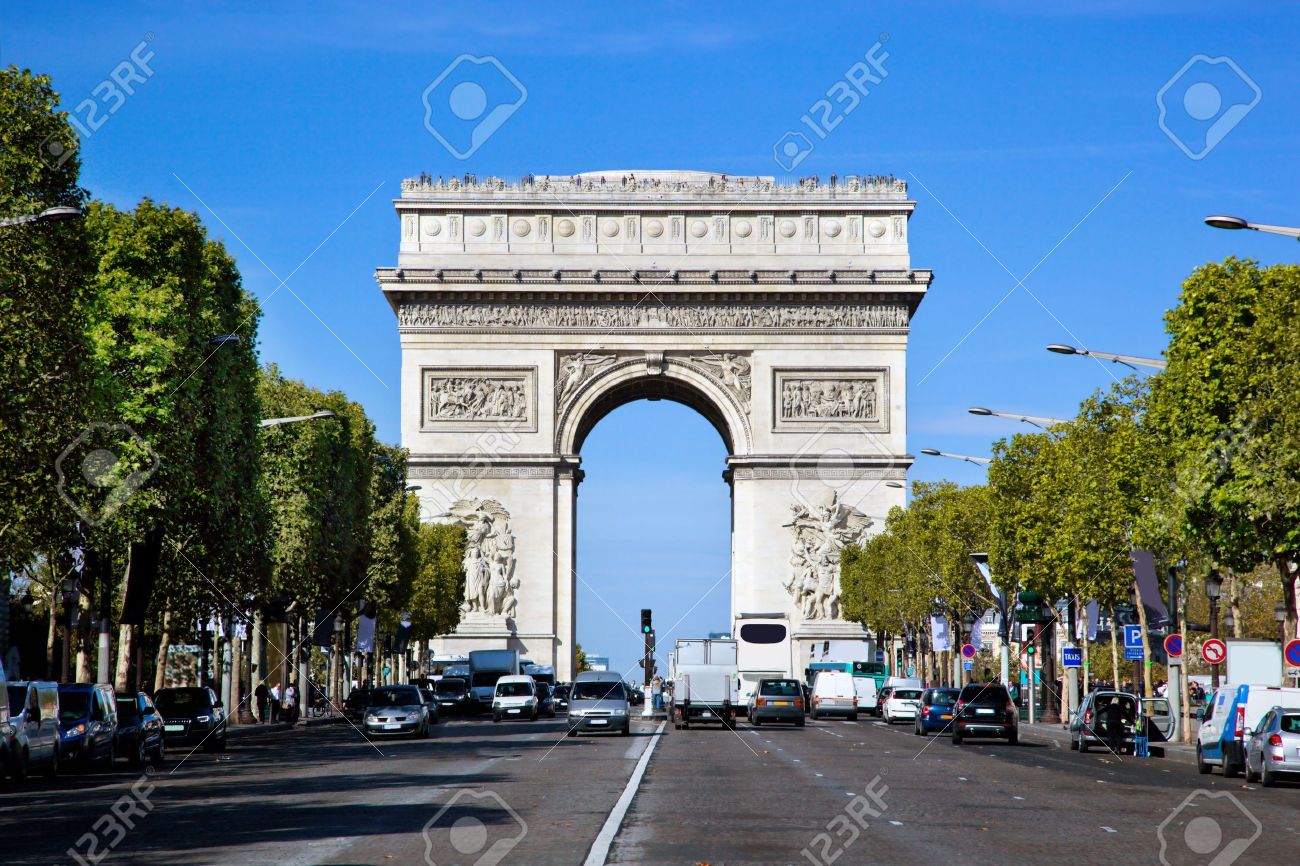 凱旋門 パリ フランス シャンゼリゼ通りからを表示します の写真素材 画像素材 Image 凱旋門 パリ フランス シャンゼリゼ通りからを表示します の写真素材 画像素材 Image