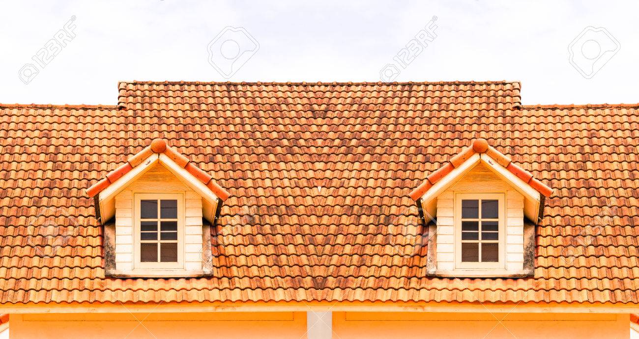 ウィンドウと切妻屋根のモダンな家 の写真素材 画像素材 Image