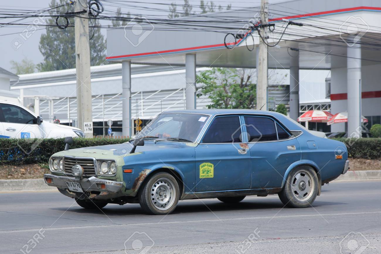 チェンマイ タイ 16 年 3 月 3 日 私立旧車 マツダ車 道路の写真 121 チェンマイのダウンタウンから約 8 キロメートル タイ の写真素材 画像素材 Image