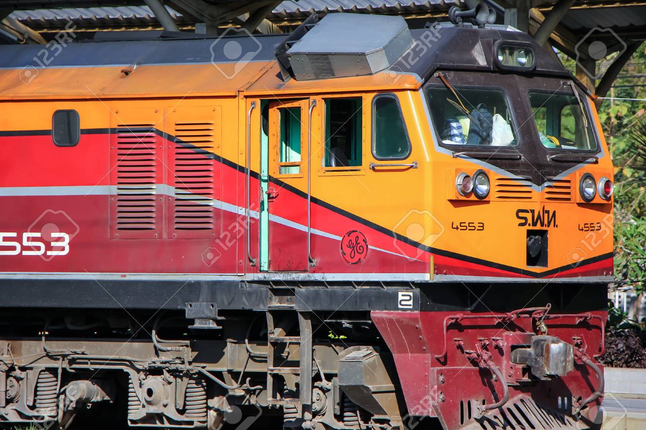 125083056-chiangmai-thailand-january-23-2013-ge-diesel-locomotive-no-4553-for-train-no-52-to-bangkok-from.jpg
