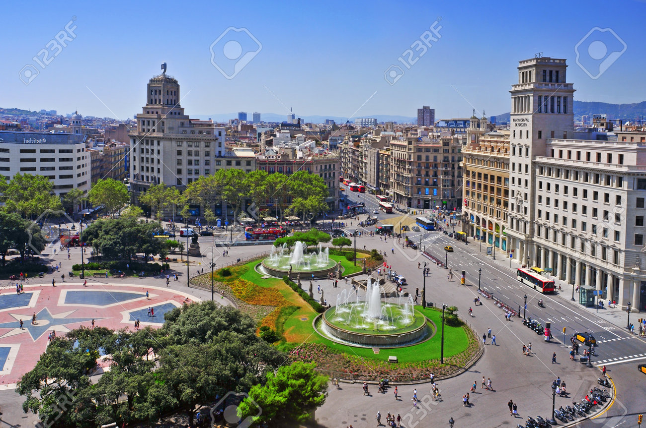ãƒãƒ«ã‚»ãƒ­ãƒŠ ã‚¹ãƒšã‚¤ãƒ³ 2012 å¹´ 8 æœˆ 17 æ—¥ ã‚¹ãƒšã‚¤ãƒ³ã®ãƒãƒ«ã‚»ãƒ­ãƒŠã§ã‚«ã‚¿ãƒ«ãƒ¼ãƒ‹ãƒ£åºƒå ´ã®çœºã‚ ã