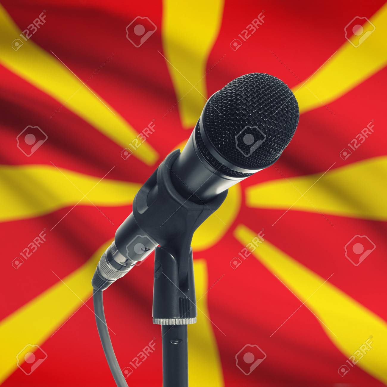 背景シリーズ マケドニア国旗とマイク の写真素材 画像素材 Image 4409