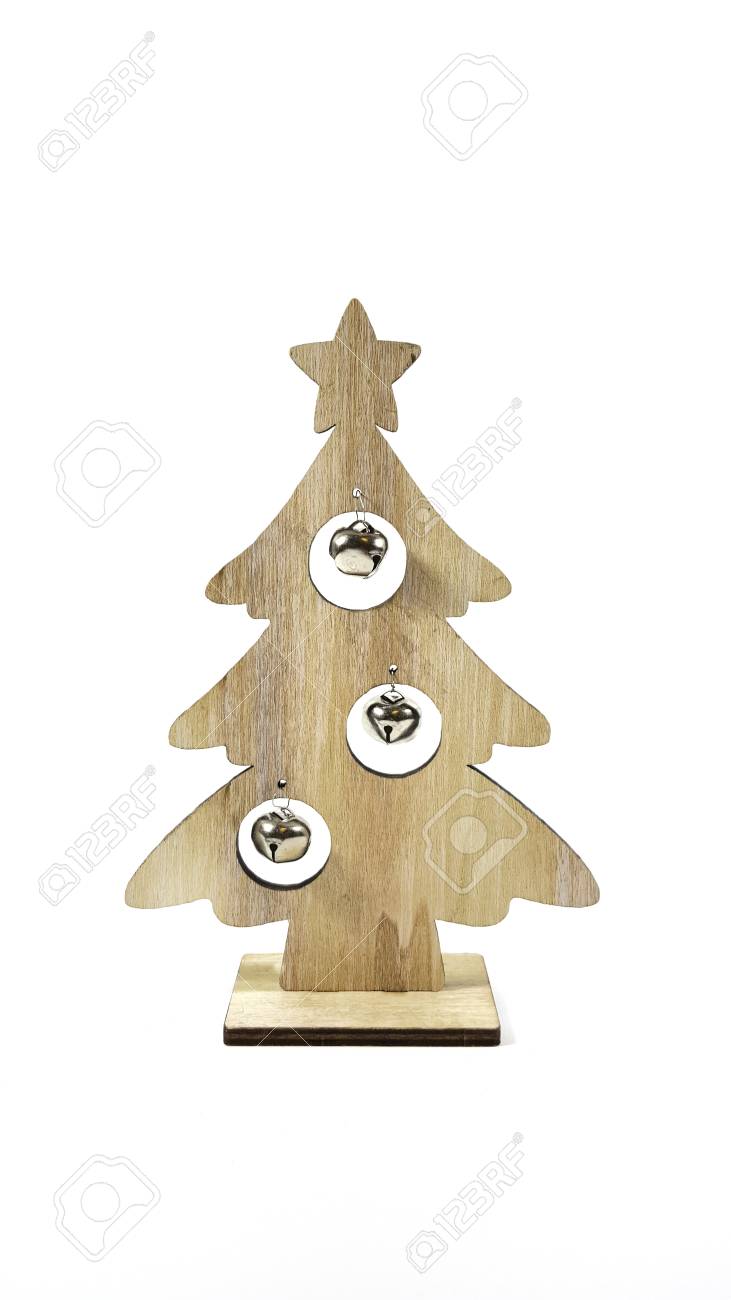 Arbre De No L En Bois D Cor De Petites Cloches Isol Sur Fond Blanc Arbre De No L En Bois D Cor De Petites Cloches Isol Sur Fond Blanc