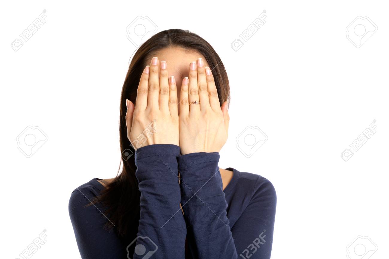 手で隠す女の肖像 の写真素材 画像素材 Image