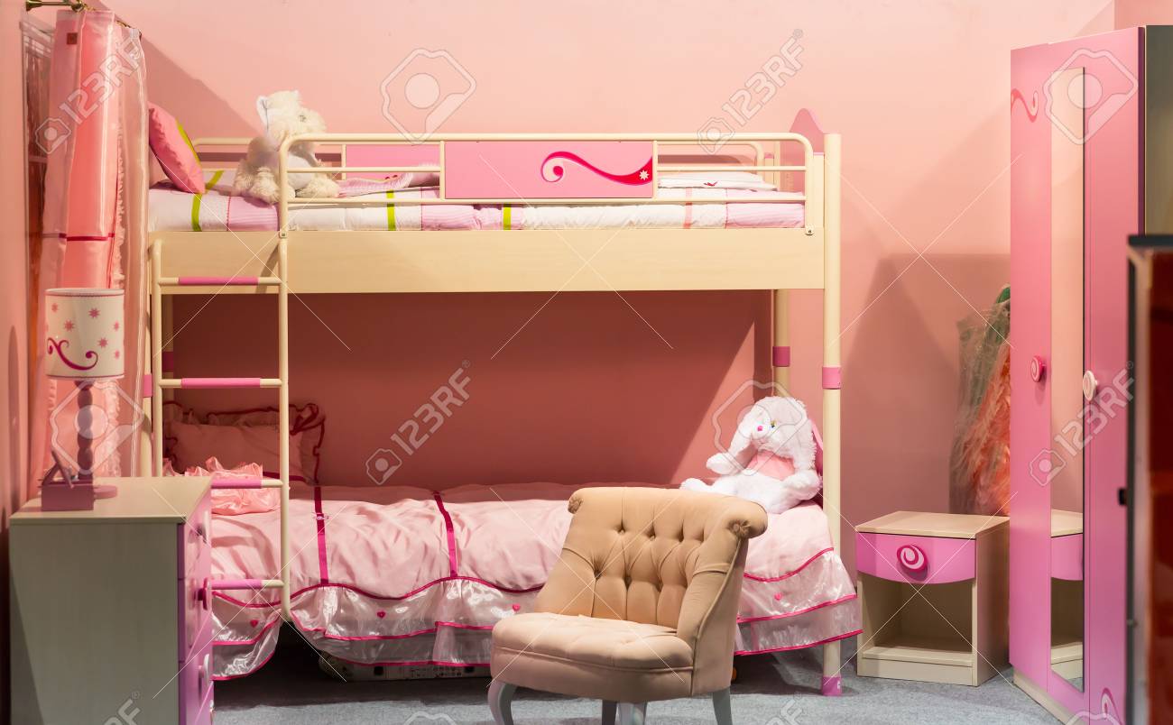Schönes Kinderzimmer In Einem Rosigen Flush Lizenzfreie Fotos ... Schönes Kinderzimmer In Einem Rosigen Flush Lizenzfreie Fotos ...