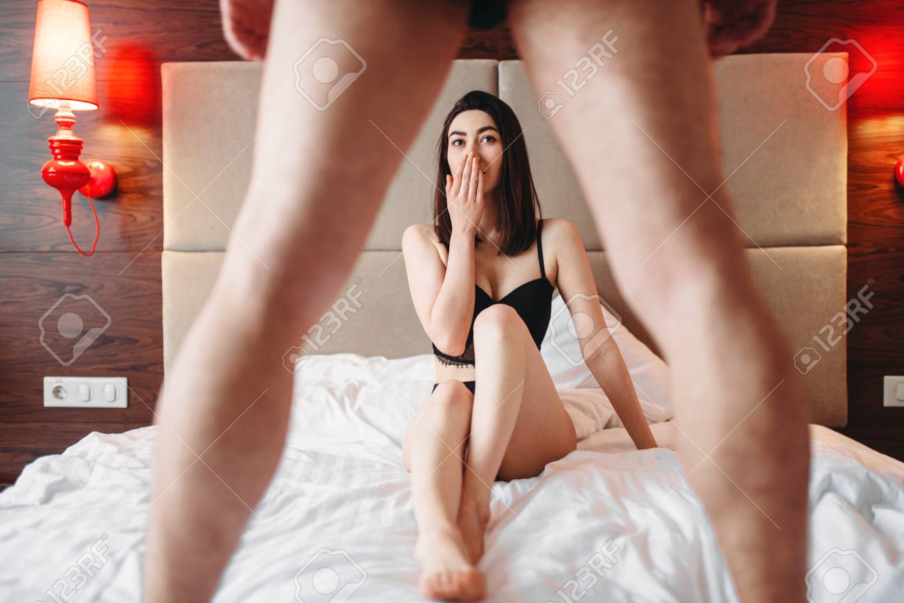 Amateurs De Sexe Au Lit, Grande Surprise, Délice Banque D'Images et Photos  Libres De Droits. Image 97201802