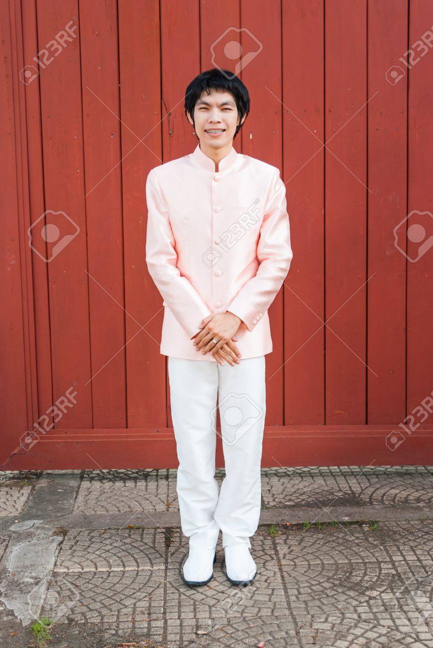 thai wedding dress for groom
