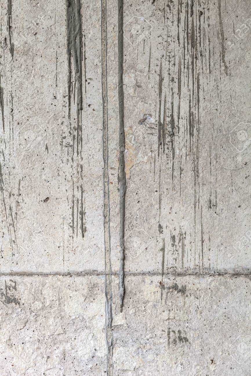 コンクリート壁体のセメントのいくつかの汚れを負担します の写真素材 画像素材 Image 47337676