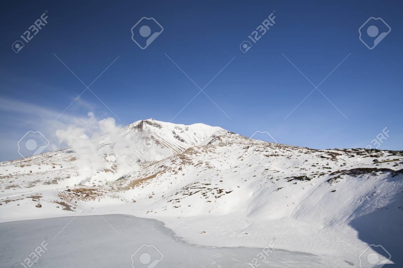 雪を覆った山旭岳 北海道大雪山国立公園 北海道 Mt の旭岳は 冬のスポーツに最適な場所です の写真素材 画像素材 Image 9541